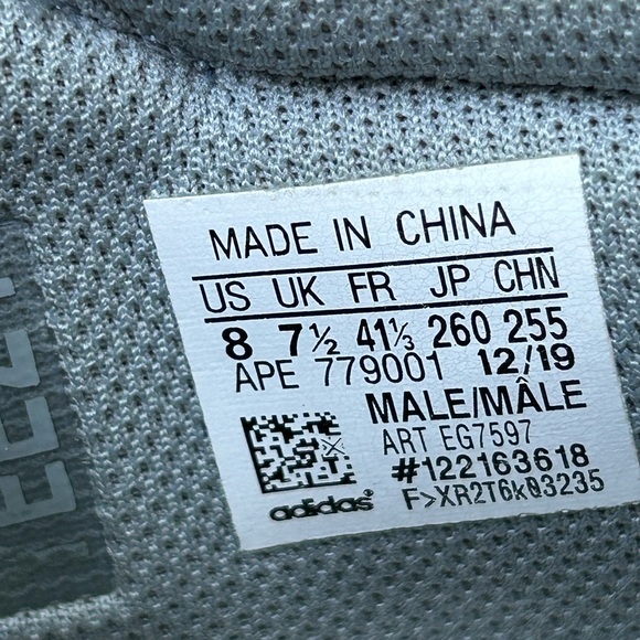 adidas Yeezy Boost 700 - Picture 11 of 12